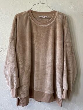 So Oversized Fuzzy Soft Cozy Lounge Sweatshirt Large NWT